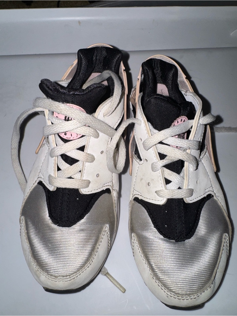 Nike Kids Sneakers in White, Black and Light Pink SIZE 2Y